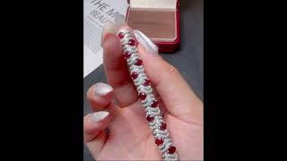 无烧鸽血红红宝石手链💎7.68ct，颗颗明亮玻璃体，颜色浓郁通透，18K金重工镶嵌闪白钻石💠上身奢华满满高级感，带国际大证书！#红宝石 #彩宝 #鑽石 #jewelry #emerald 欢迎订阅