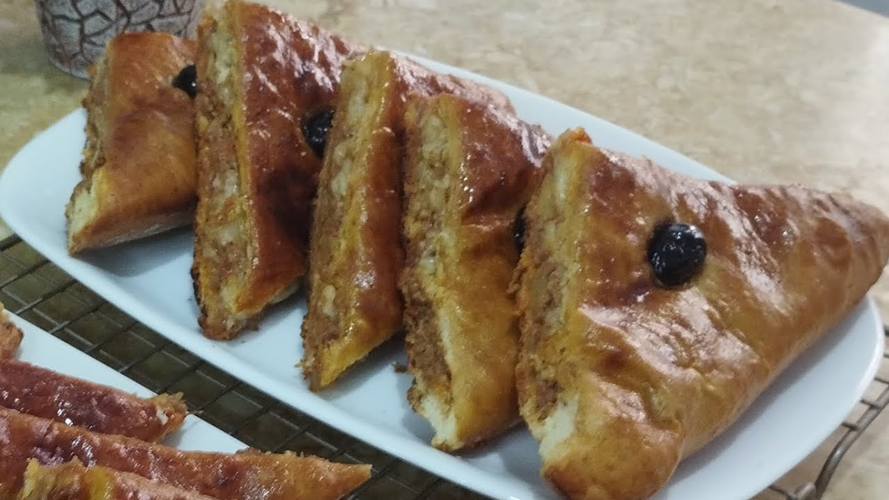 فطيرة محشية فالفرن بعجينة خفيفة و حشوة لذيذة جدا Tourte au four légère avec une farce délicieuse