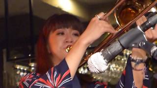 Miniatura del video "Savoy Blues - New Orleans Jazz Hounds"