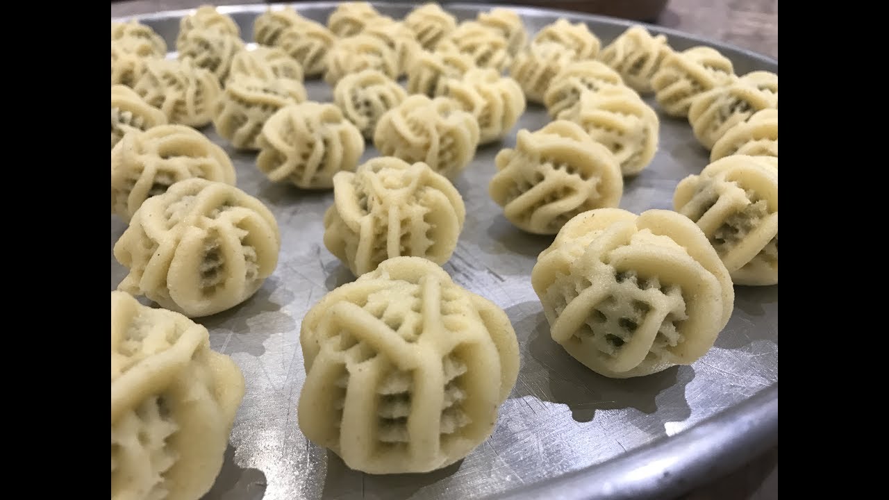 الكعك بعجوة ومعمول الفستق الحلبي - Rula-Yummies