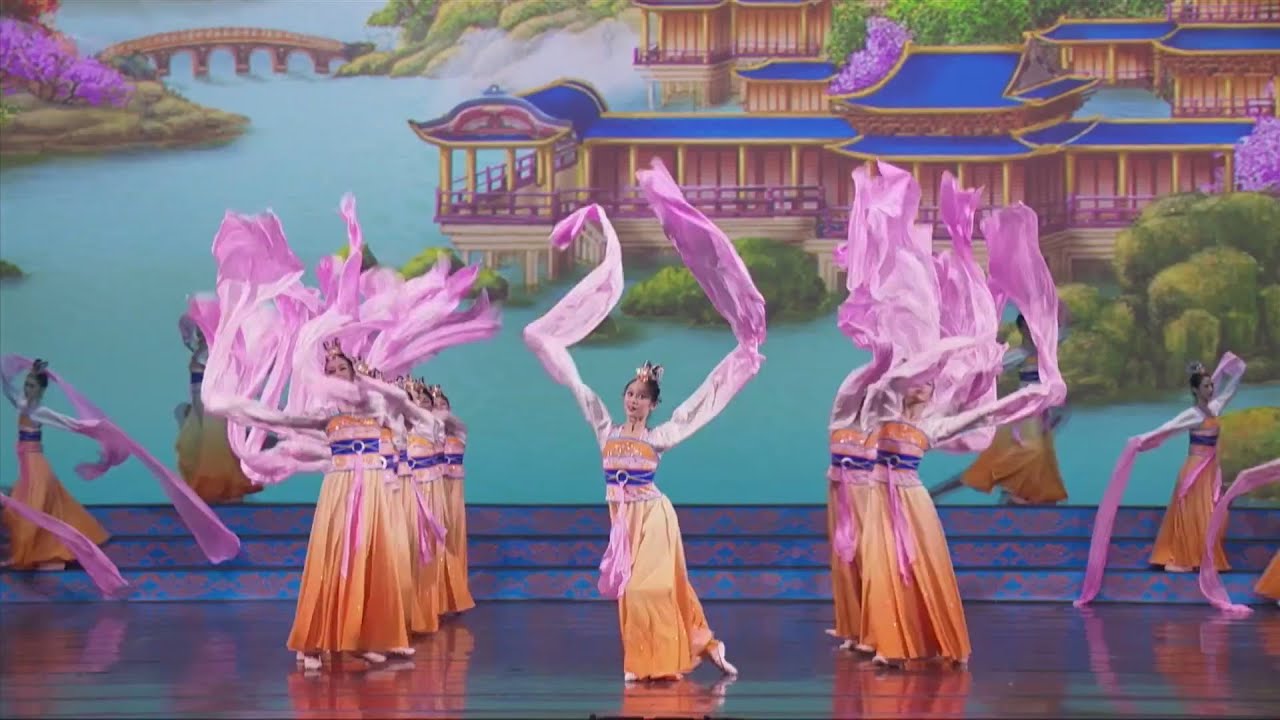 A performance that dates back 5,000 years of Chinese history - YouTube