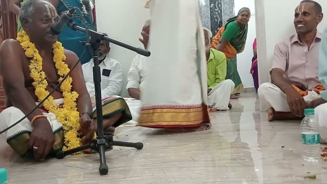 நம் பஜனை கோஷ்டி இல்லத்தில் கிருஷ்ணரின் பெருமையும் வரலாறும் அருமையாக கேட்டு மகிழுங்கள்