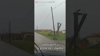 Vento forte partiu o poste de cimento dos cabos de eletricidade ⛈️ Tempestade em Coimbra