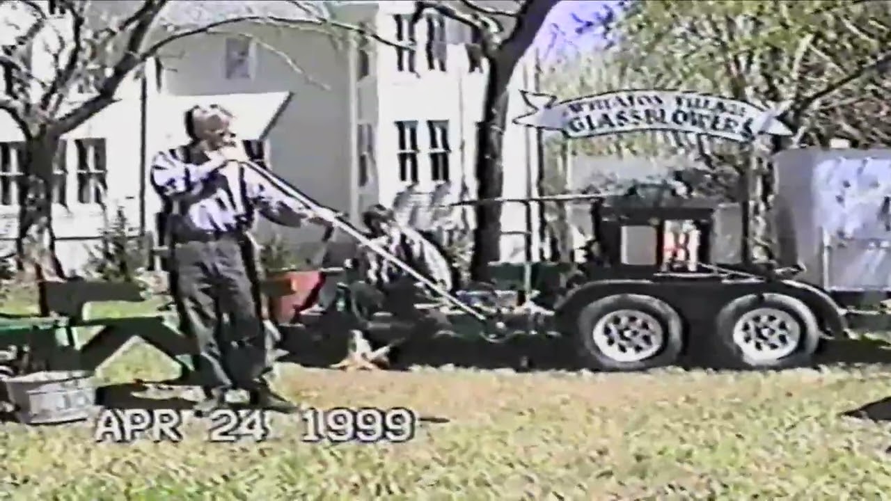 Демонстрация работы стеклодувов в деревне Уитон, 24 апреля 1999 года, Кейп-Мэй, Нью-Джерси.