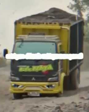 story'wa truk pasir miring sampai hampir nguling 😱🤟.