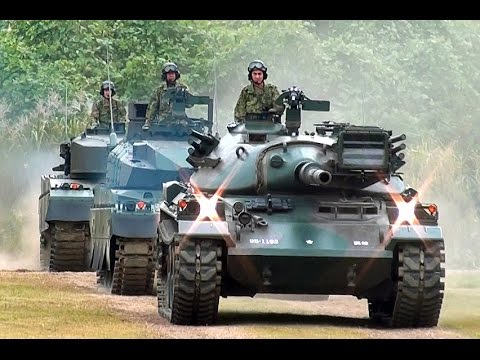 74式 10式 90式戦車の入場行進と一斉射撃 武器学校 2015 10 10 Youtube