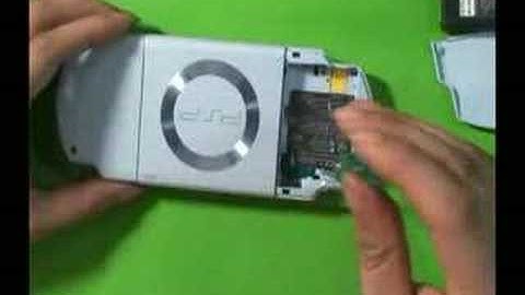 Psp slim Installing the Faceplate
