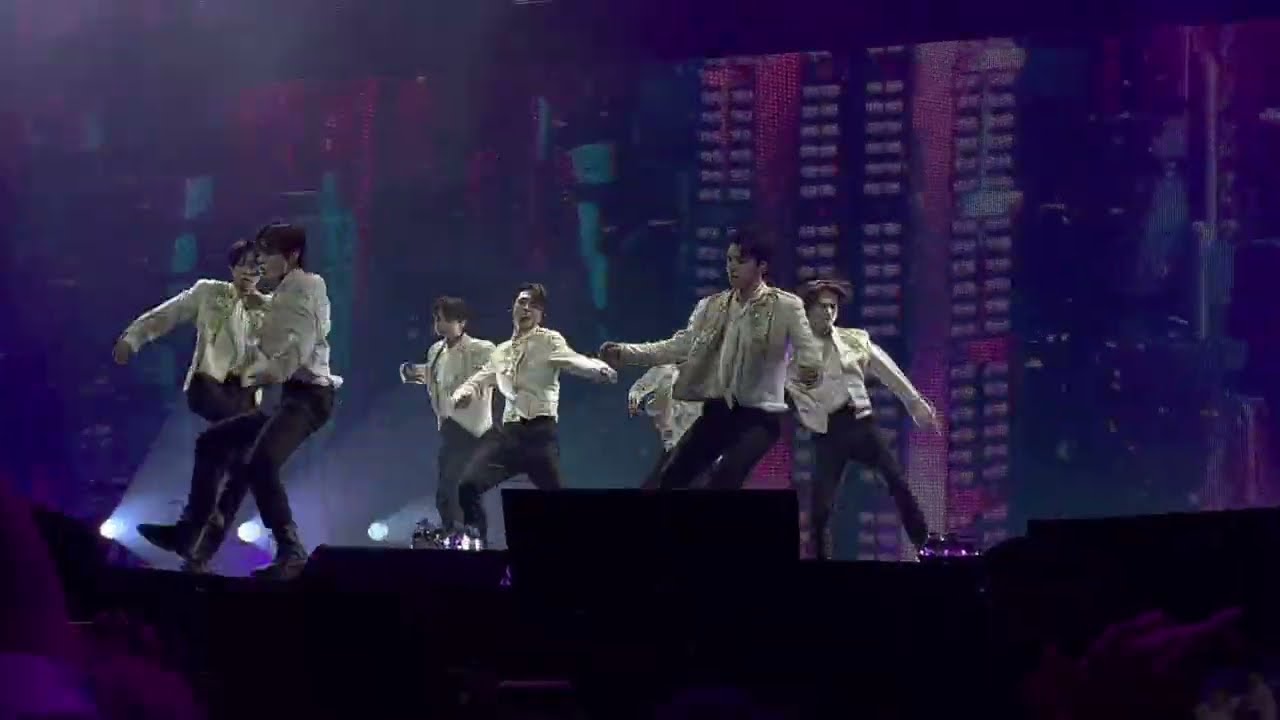 ENHYPEN - UPPPER SIDE DREAMIN' + MIXED UP  (live in Fort Worth 10/6/22)