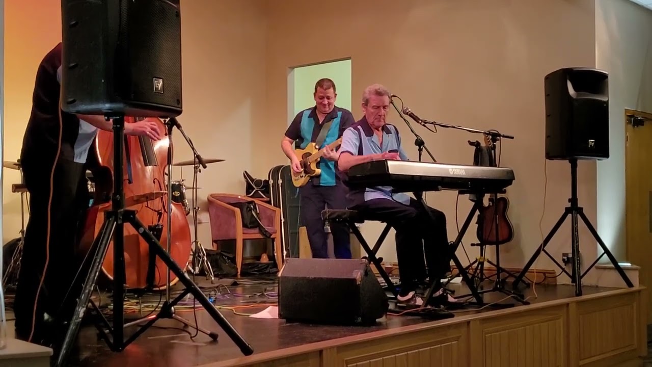 Mike Byrne & The Sunrockers at  VMCC North West Section hotpot supper 30th November 2023 No.3