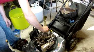 Flywheel key change in real time. Briggs & Stratton.