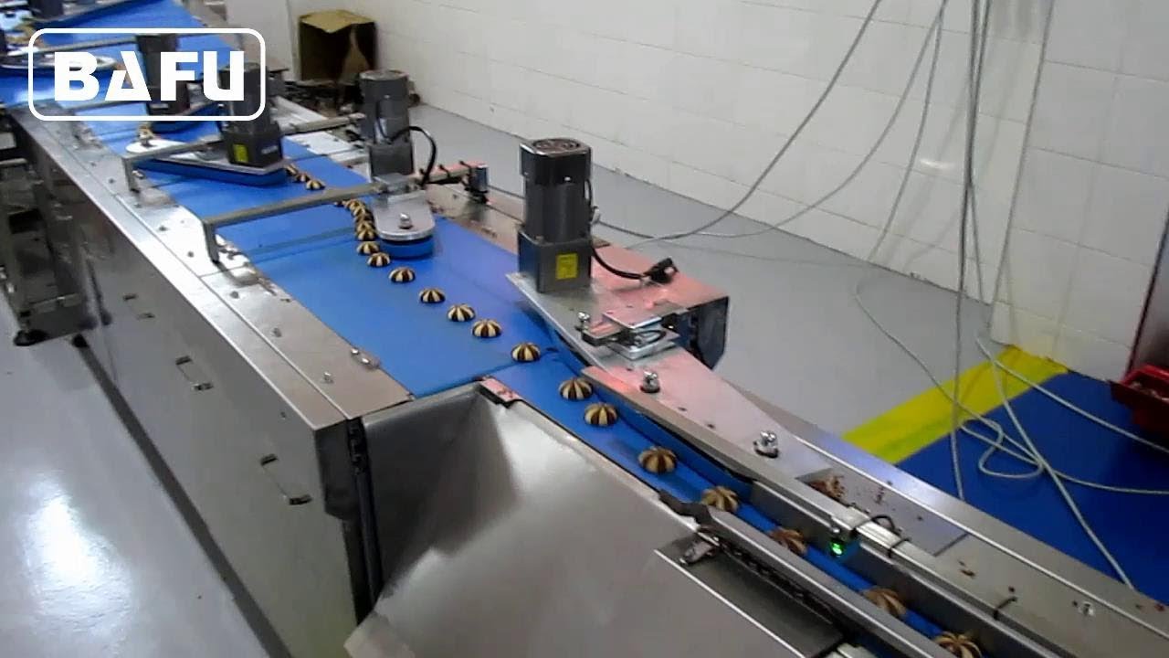 Muffins Packing Machine, Cake Packing Machine, Bread Packing Machine, Biscuits Packing Machine