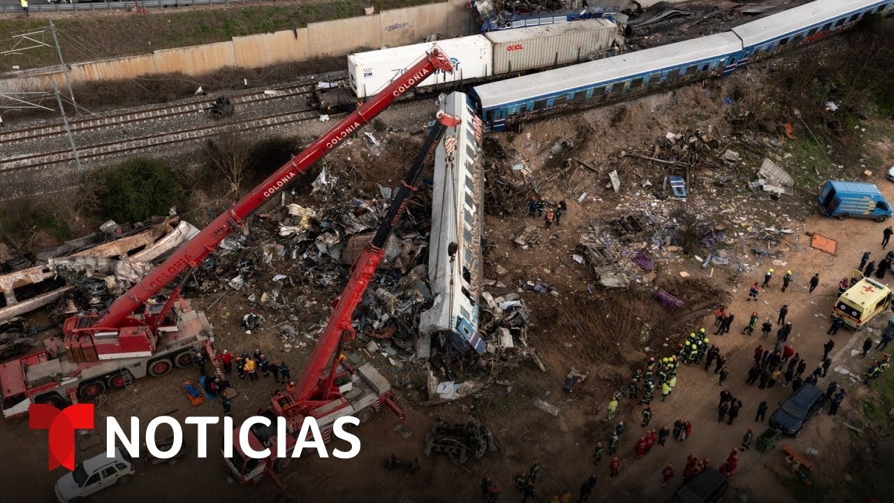 Dimite ministro de Transporte griego tras choque de trenes | Noticias Telemundo