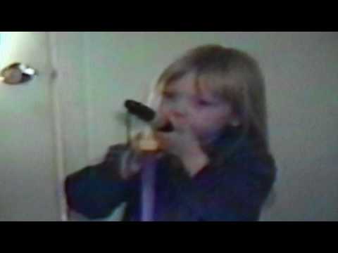 4 year old singing pantera