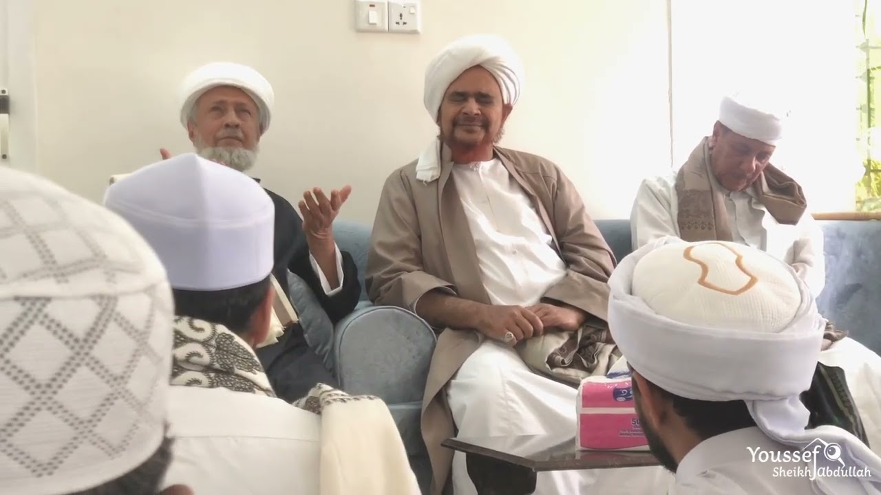 مجلس انشاد في بيت الحبيب عمر الجيلاني بحضور  الحبيب عمر بن حفيظ #اليمن_حضرموت_