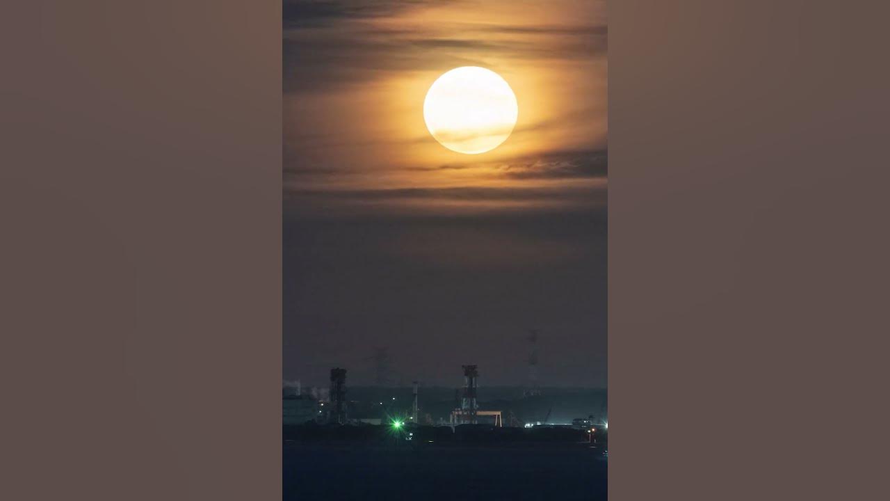 Supermoon hidden by clouds (T_T) YouTube