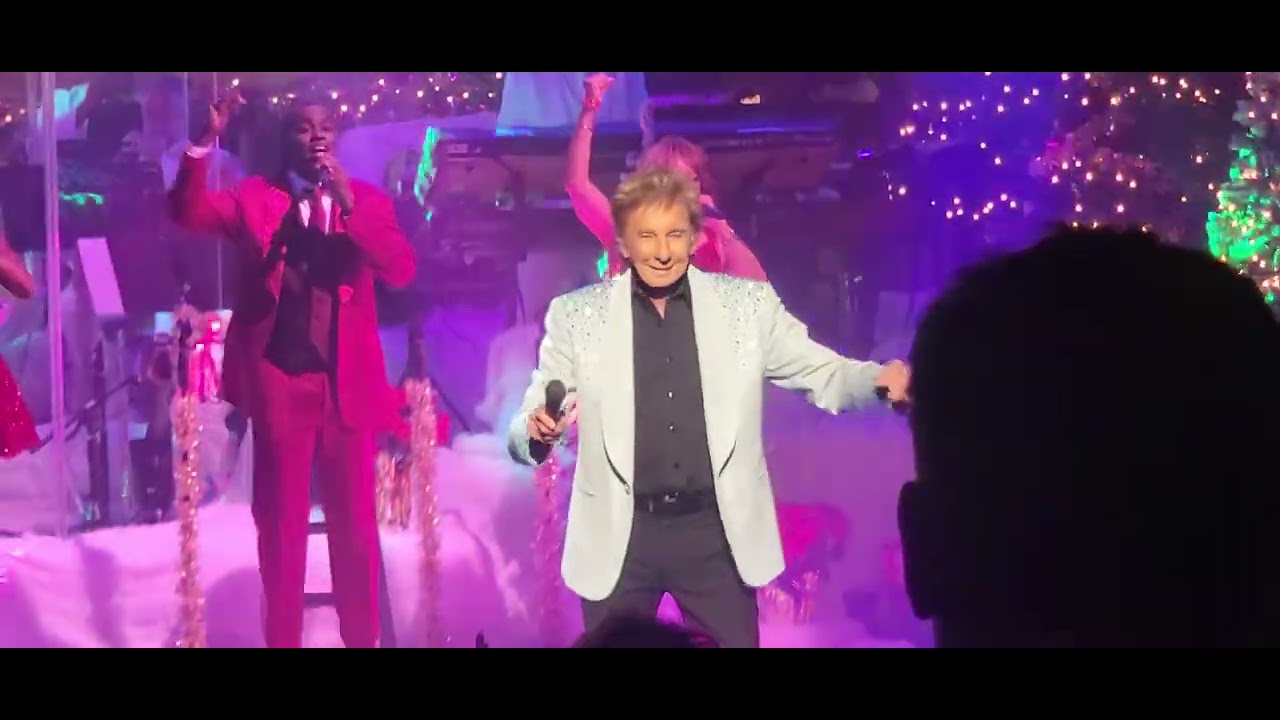Barry Manilow, Copacabana Las Vegas 12-7-2023 - YouTube