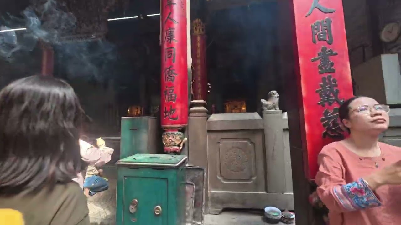 Hội quán người Hoa Chợ Lớn trong ngày Tết Nguyên Tiêu.