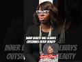 Capture de la vidéo Angie Stone Talks About Why So Many Handsome Men Fell In Love With Her #Innerbeauty #Restinpeace