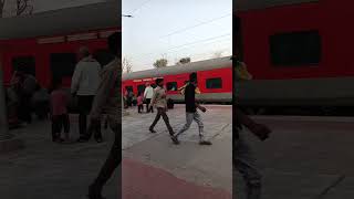#14824Rewari -Jodhpur express departure& #22916 Bandra Terminus HSR BDTS SF EXP Arrival at Ratangarh