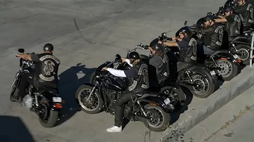 Going to WAR scene ! (Sons of Anarchy) Season 3 Finale