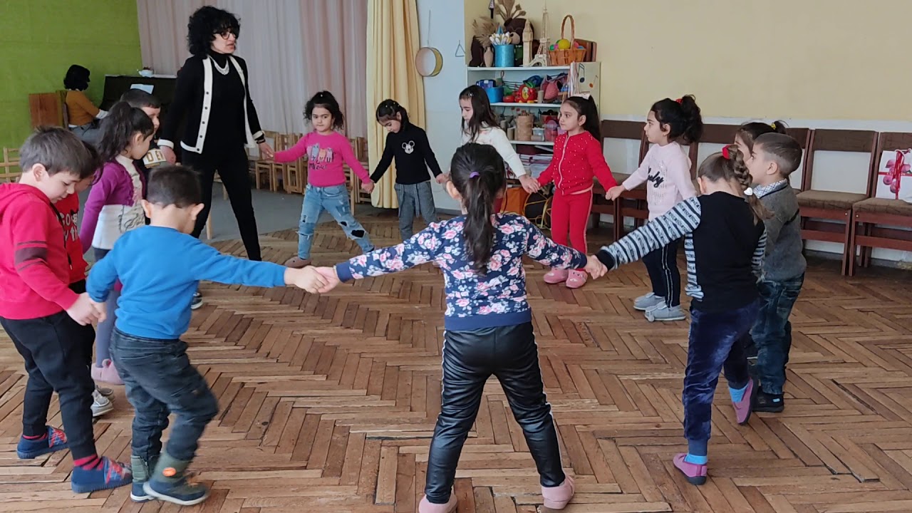 Հայկական ժողովրդական պար։