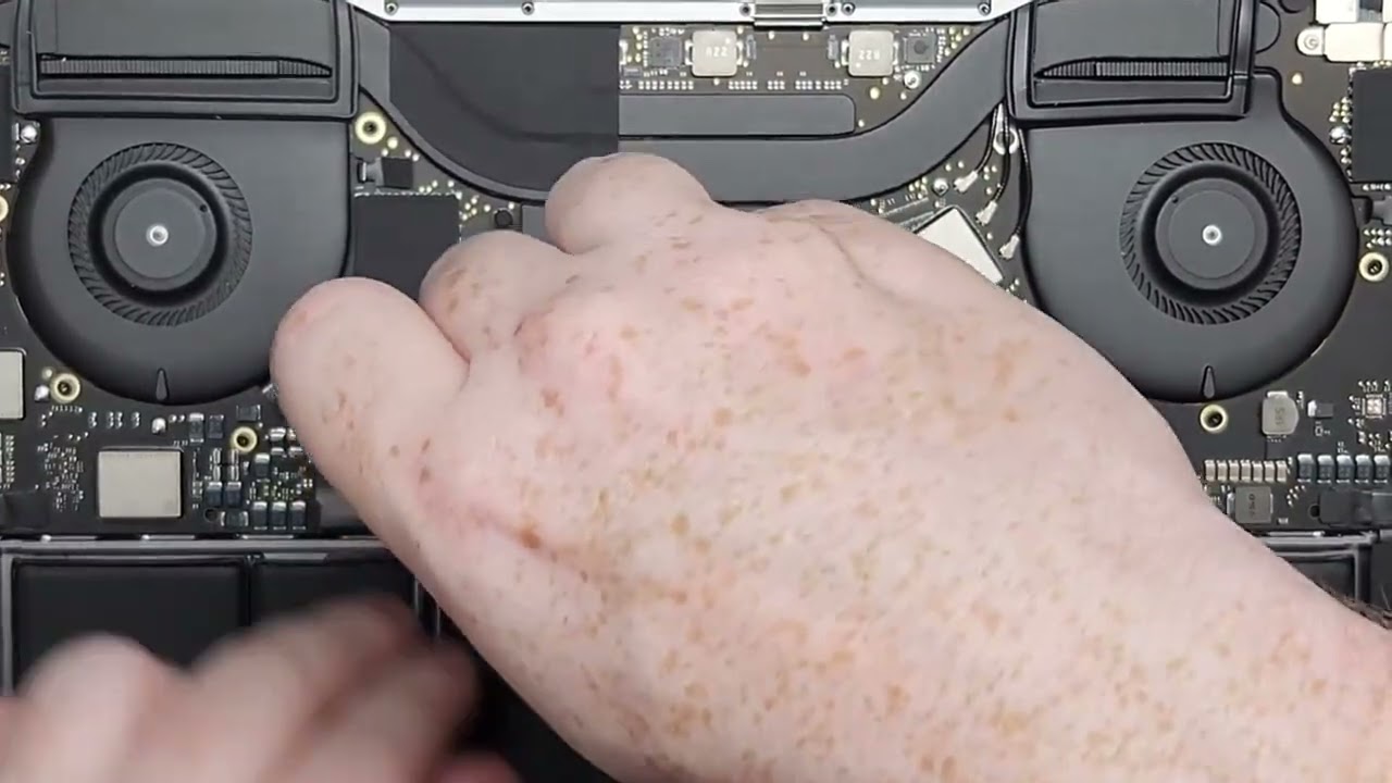 MacBook Pro 13'' A2251 battery replacement - YouTube