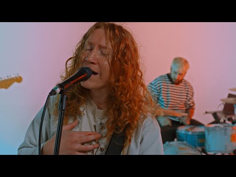 flor - Something Loud [Live Performance + Interview] | THE NOISE