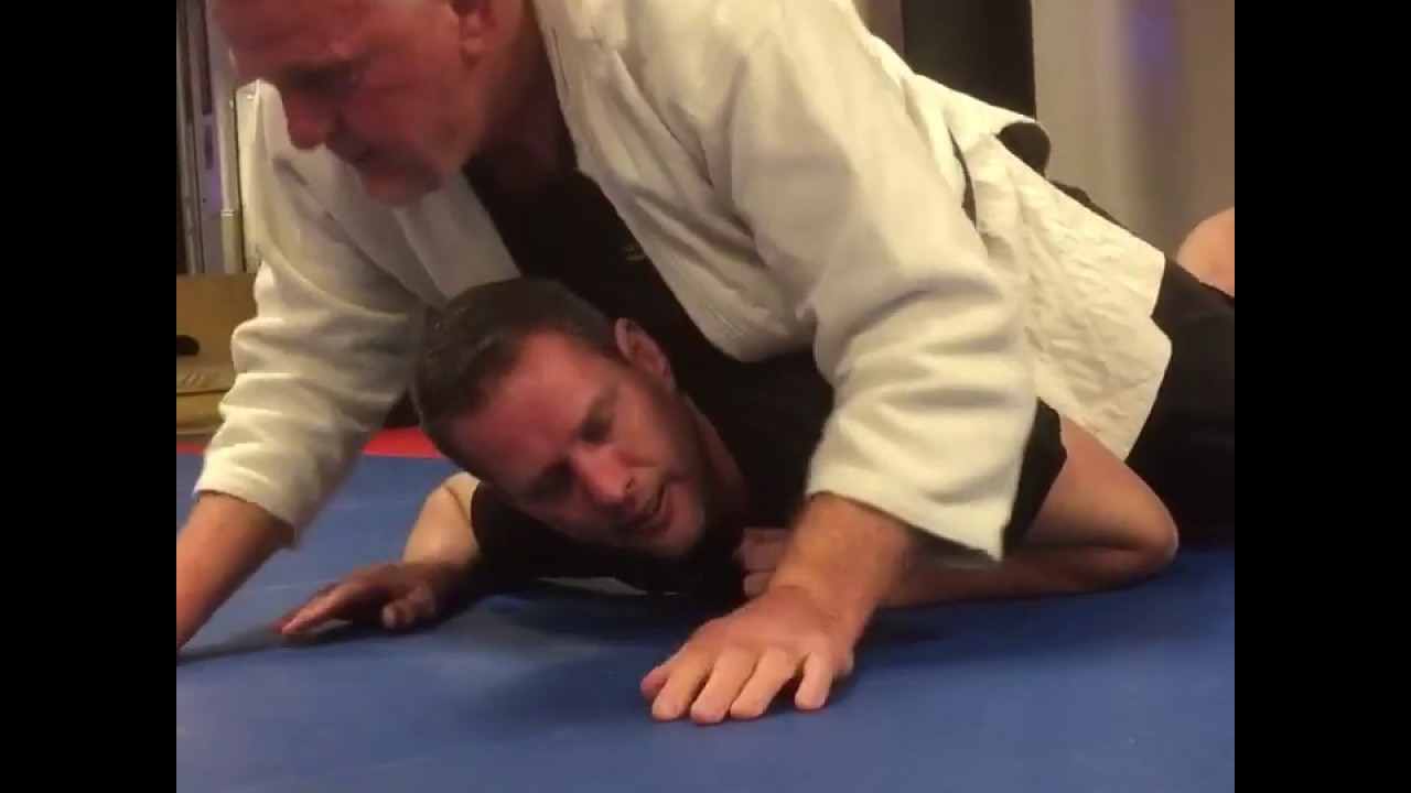 MMA Verwurging uitgelegd door Chris Dolman