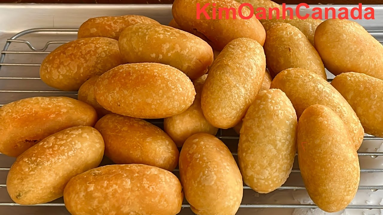 Bí Quyết Pha Bột Bánh Cam Mặn Được Giòn Xốp Và Cách Chiên Không Bị Nổ