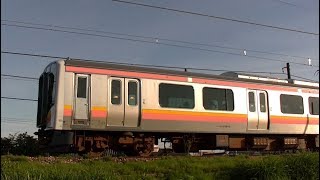 E129系B19編成とE129系B3編成 信越本線 離合