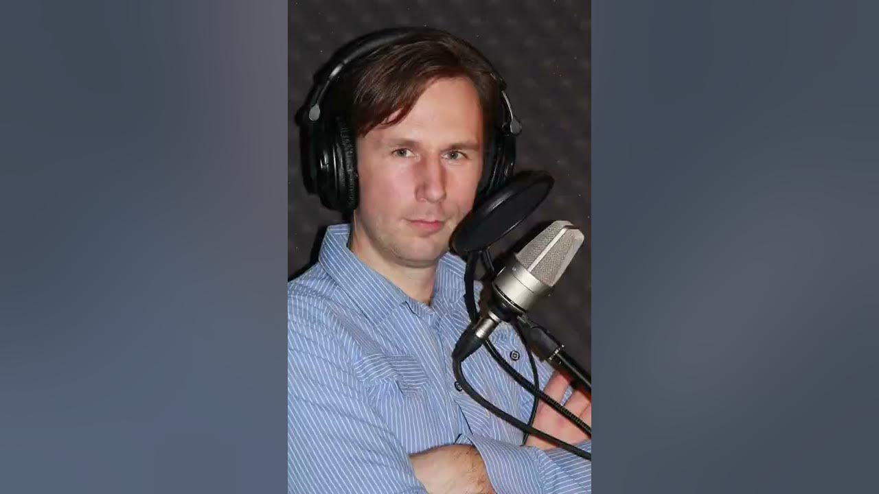 Звукорежиссер на студии. Видеоролики без озвучки. Актер озвучивания. Девушка озвучивает. Видеоролики без озвучки.