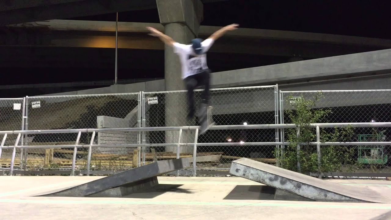 SKATEBOARDING WITH A KNEE INJURY! YouTube