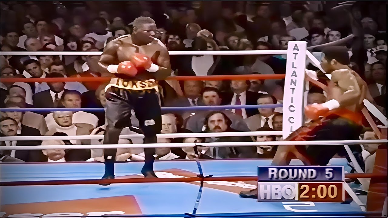 (Технический нокаут, 8-й раунд): Леннокс Льюис против Фила Джексона