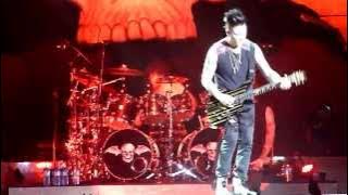Avenged Sevenfold - Hail To The King - Live Zenith, Paris, France 20 11 2013 HD