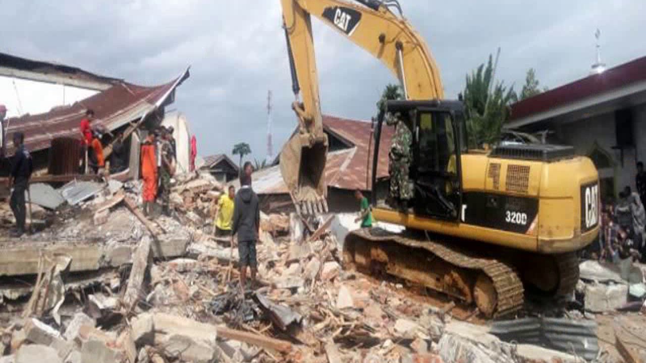 Korban Gempa Aceh Bertambah, Alat Berat Dikerahkan di ...