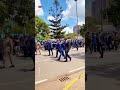 Rais William Ruto akitembea kwa Miguu katikati ya Mitaa ya Jiji la Nairobi nchini Kenya.