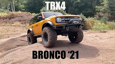 Traxxas TRX4 Ford Bronco - Lo gear and locked diffs on sand rock ridge .