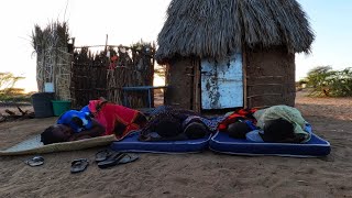 Morning routine of  African  Desert  village  women\/\/African village life