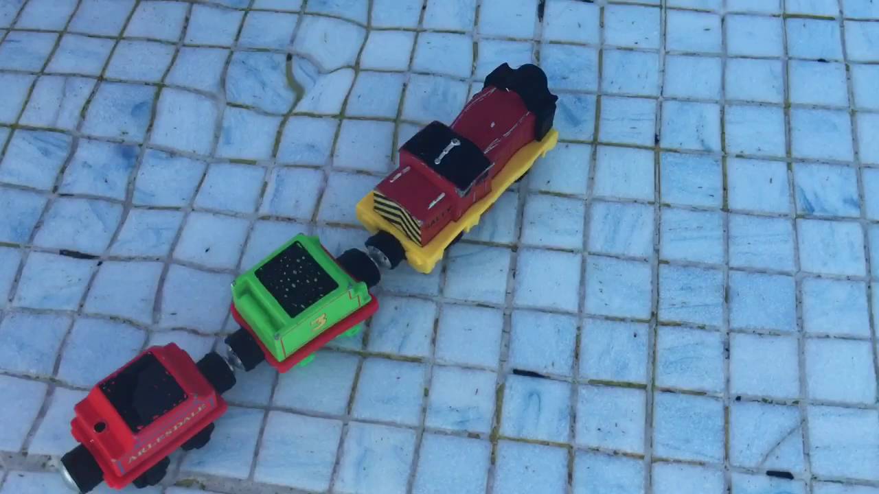 thomas and friends swimming pool