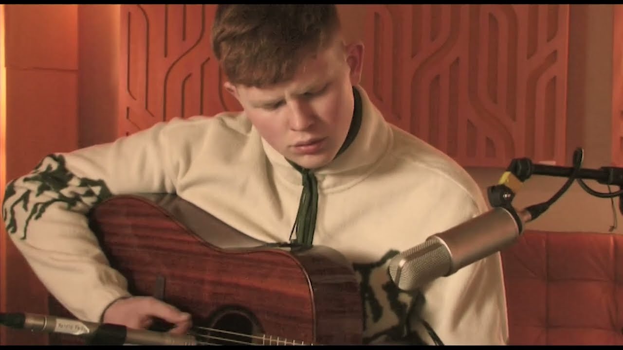 Piaras Ó Lorcáin - The Patriot Game (Live in Stiúideo Feirste)