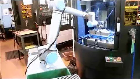 Universal Robot UR-10 in action