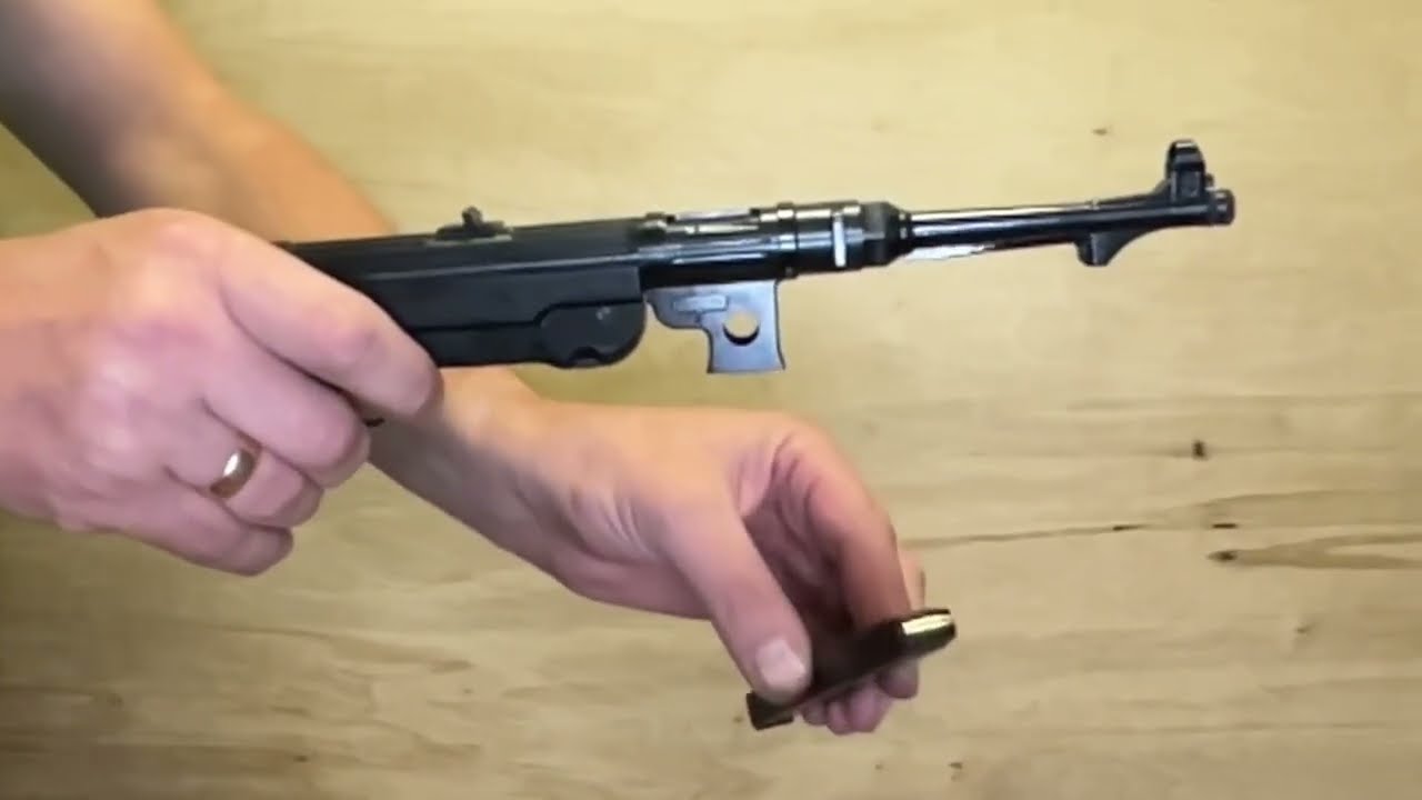 MP-38 Schmeisser submachine gun in 1:2 scale miniature full-auto firing
