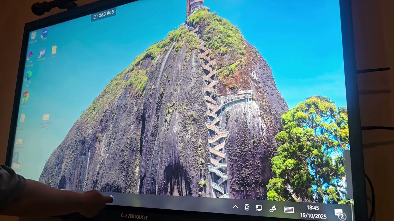 Clevertouch Getting Started Series - Accessing the OPS & Launching Teams