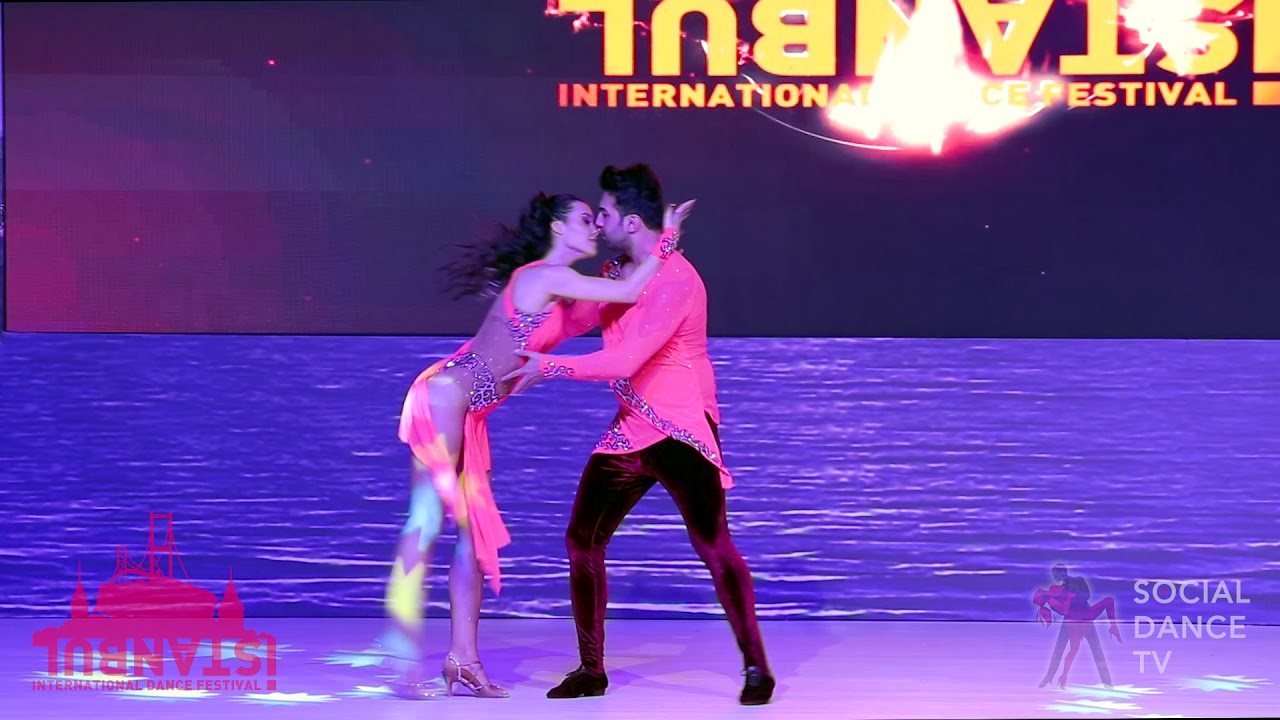 Can & Nil - Bachata Show | IIDF 2018