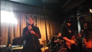 Sekumpulan Orang Gila, Krisya - Keluang Man | Atas Angin Rockshow 2025