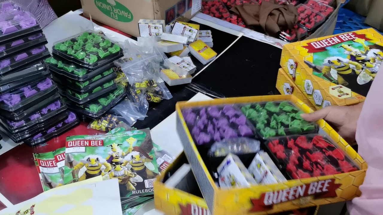 Queen Bee Board Game - Factory Assembly