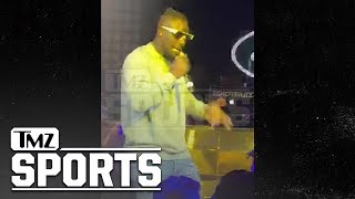 Le'Veon Bell Reps NY Jets During Nightclub Rap Performance | TMZ Sports