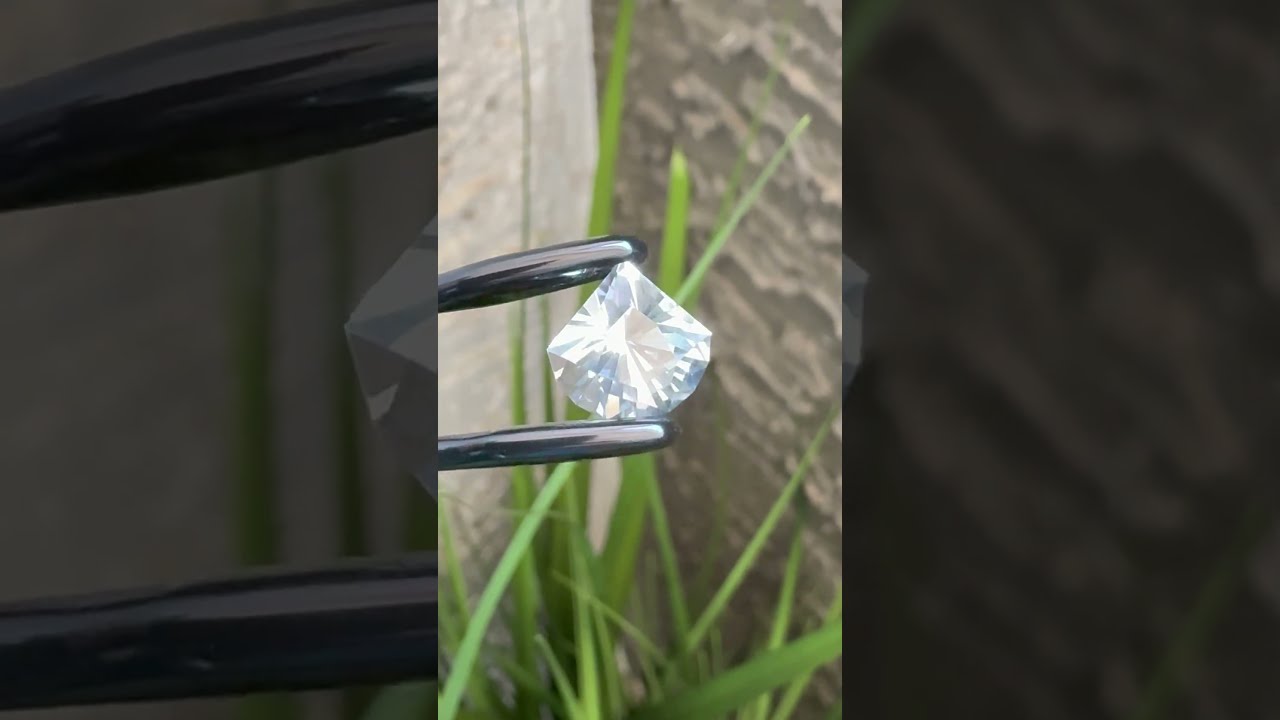 22037 Natural Bluish Topaz Nigeria 4 30 Ct Ravenstein