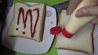 ベーコンのピザトーストで朝ごはん☆