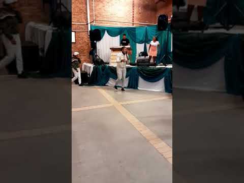 Hillteno Dennis -